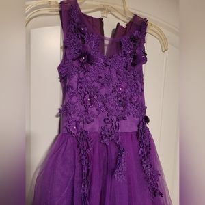 Girls Formal dress, Size 8/9